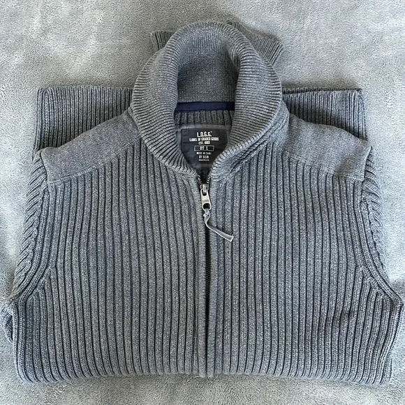 H & M Sweater - Picture 2 of 14